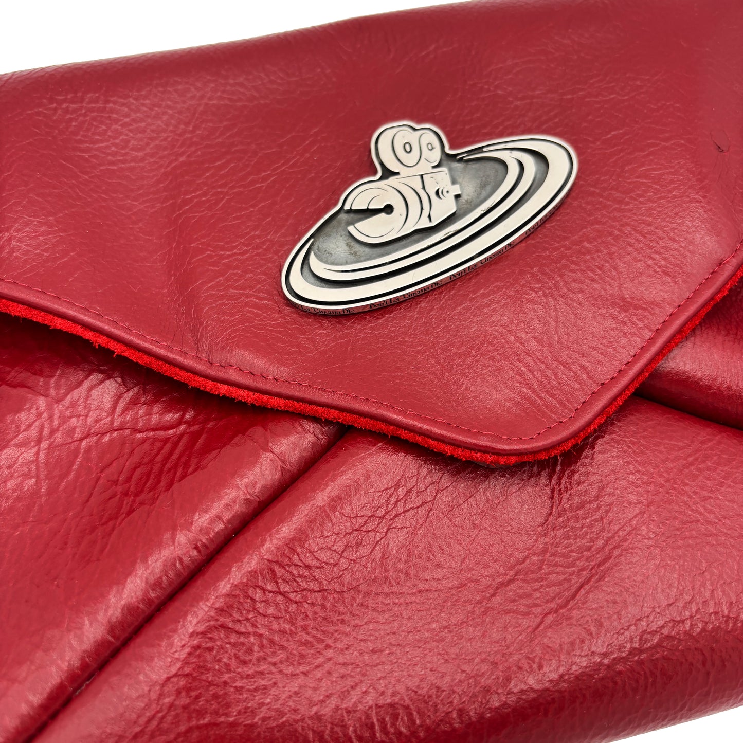 Aspect Ratio Clutch 2:35